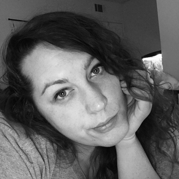 Meet your Posher, Kelsey - Picture 1 of 1